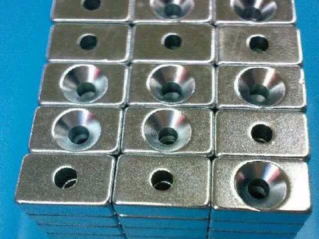 沉頭工具磁鐵